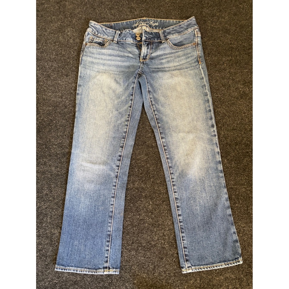 American Eagle Outfitters Medium Wash Straight Leg Low Rise Jeans Women